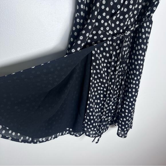 Reformation Adele Mini Wrap  Ditsy Floral Dress Black Sz XS - Picture 7 of 7